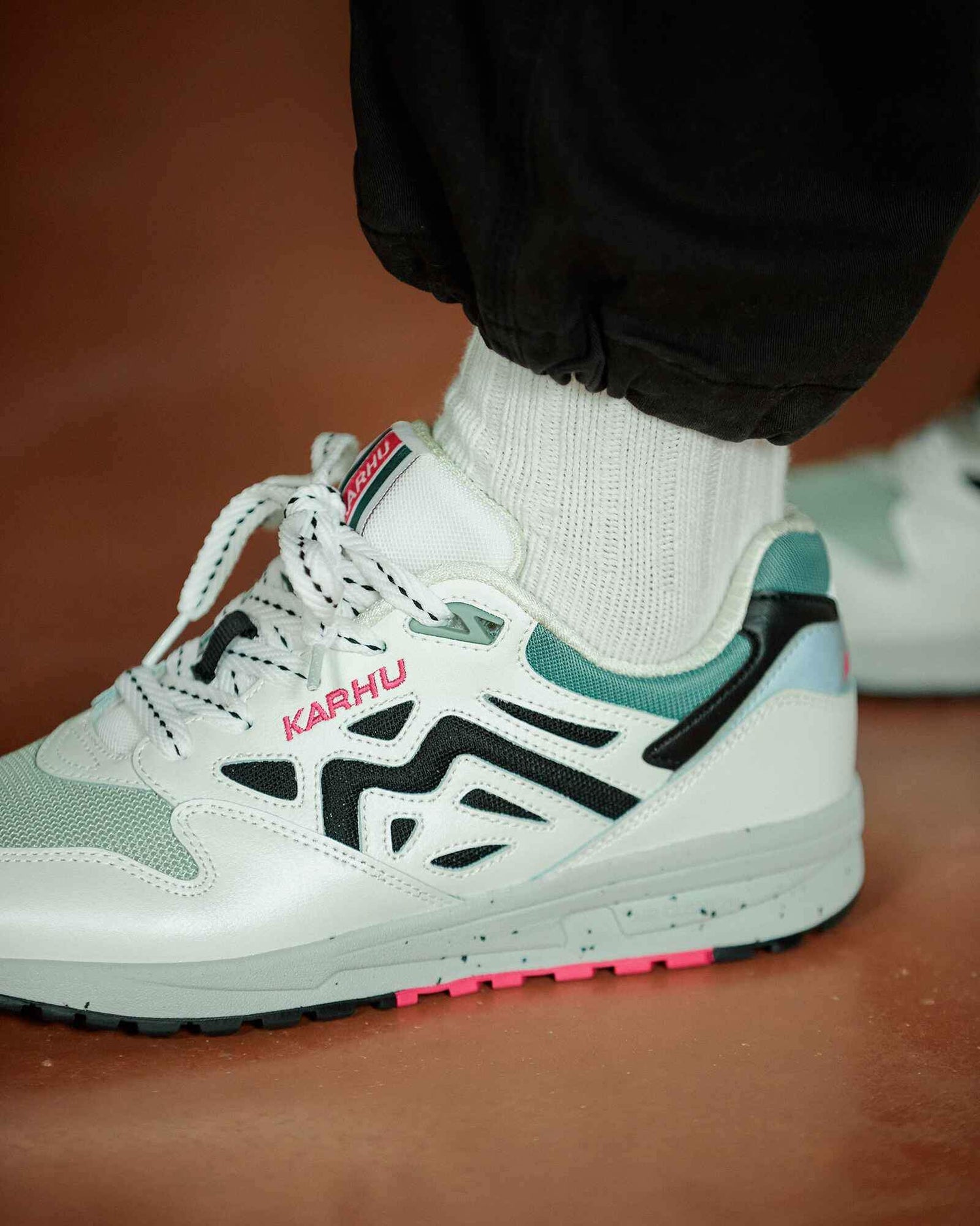 Karhu Legacy 96 - Bright White / Jet Black F806085 | Lifestyle sneaker