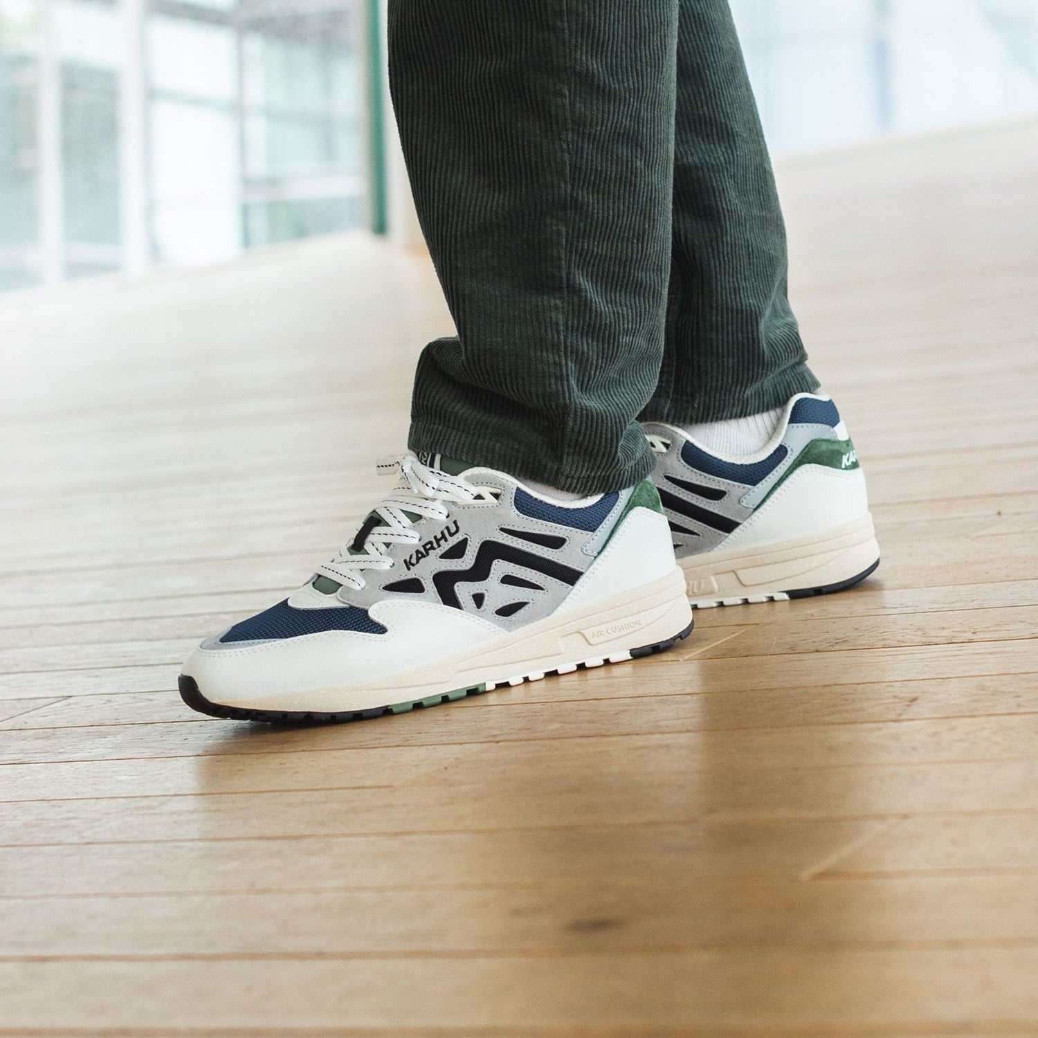 karhu legacy bright white dawn blue mood